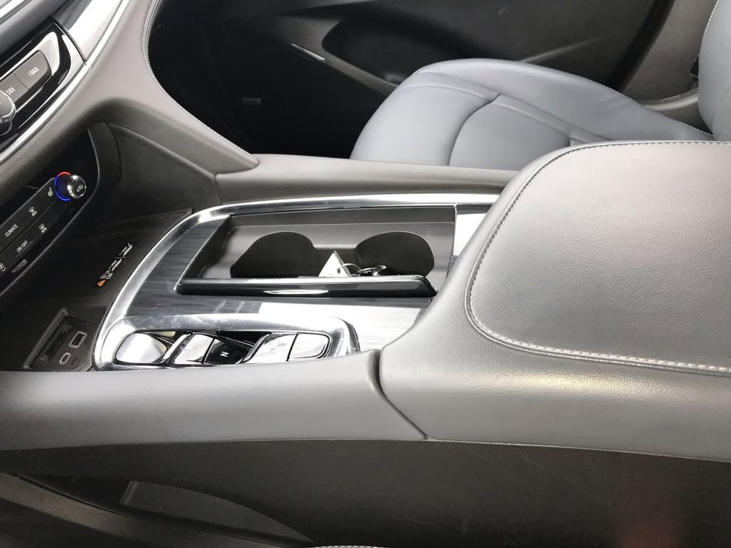 Used 2024 Buick Enclave Essence w/ Experience Buick Package AWD/4WD image 21