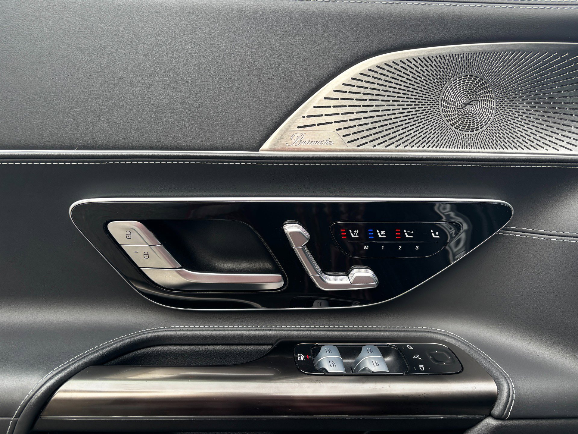 Used 2022 Mercedes-Benz SL 63 AMG 4MATIC w/ Driver Assistance Package image 64