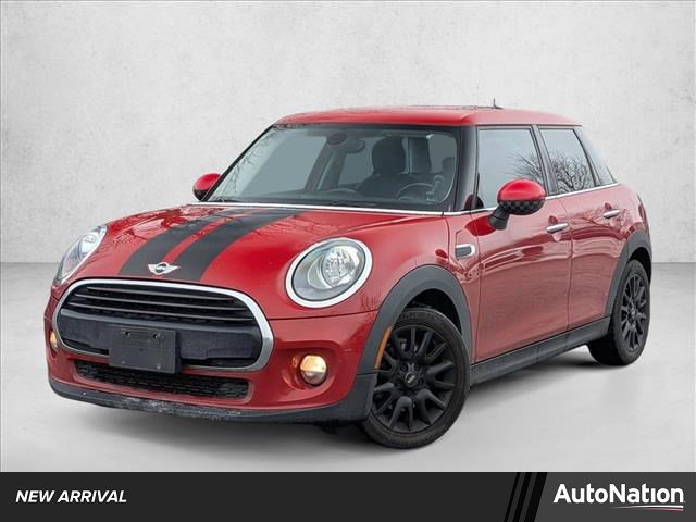 Used 2018 MINI Cooper 4-Door Hardtop image 1