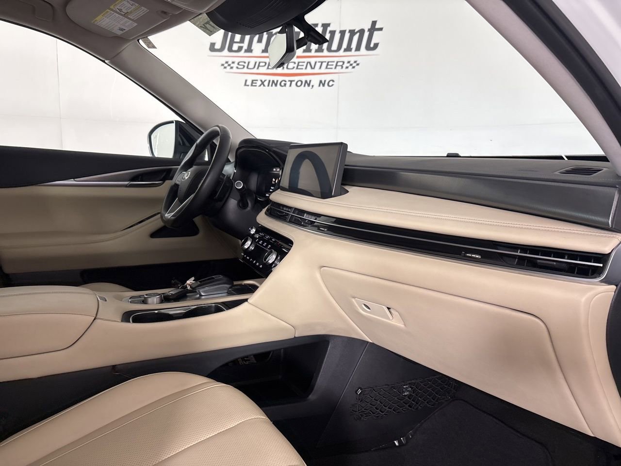 Used 2023 INFINITI QX60 Luxe w/ Cargo Package AWD/4WD image 32