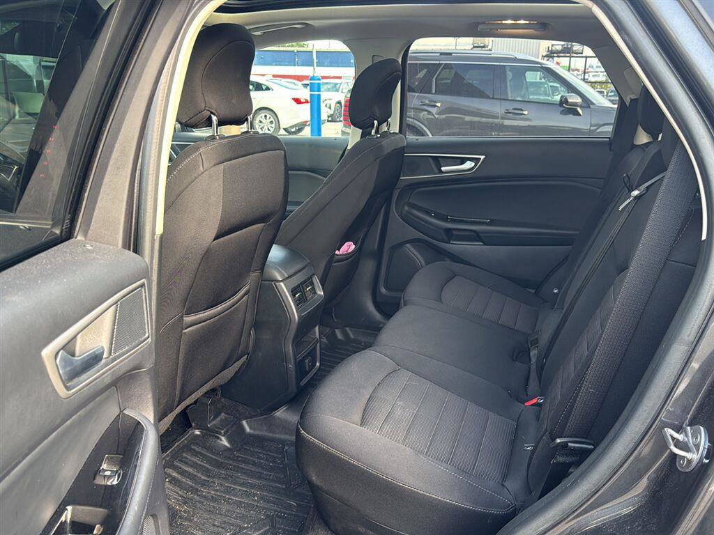 Used 2019 Ford Edge SEL AWD/4WD image 11
