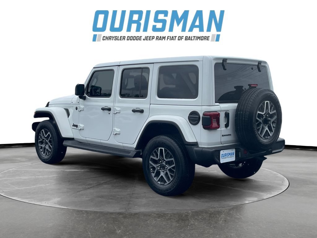 Used 2025 Jeep Wrangler Unlimited Sahara AWD/4WD image 4
