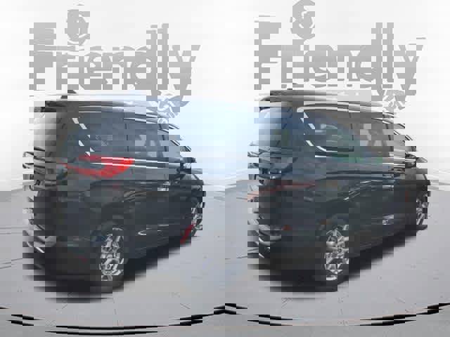 Certified 2024 Chrysler Pacifica Touring-L image 5