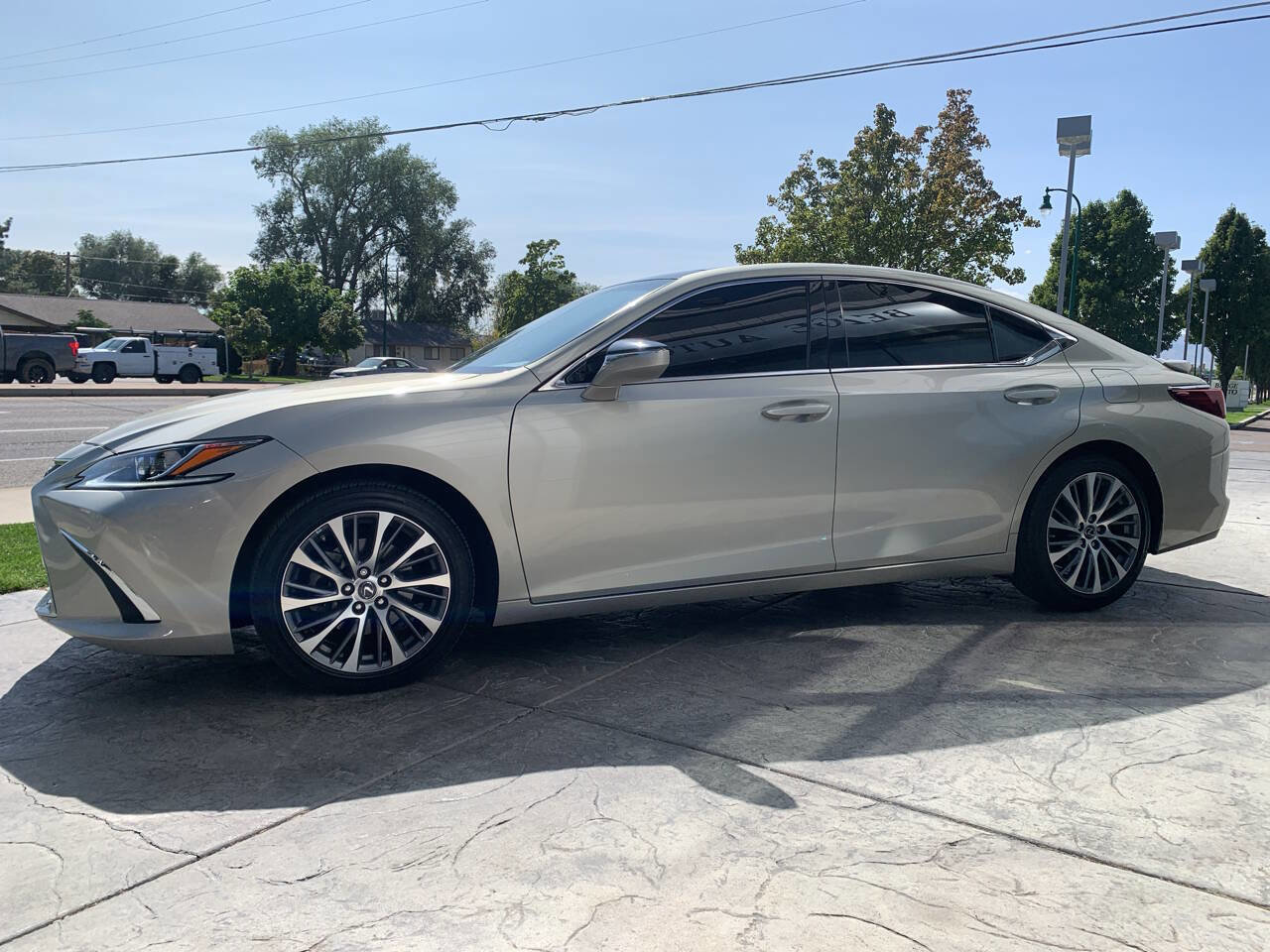 Used 2021 Lexus ES 350 w/ Premium Package image 4