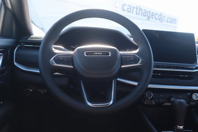 New 2026 Jeep Compass Latitude image 4