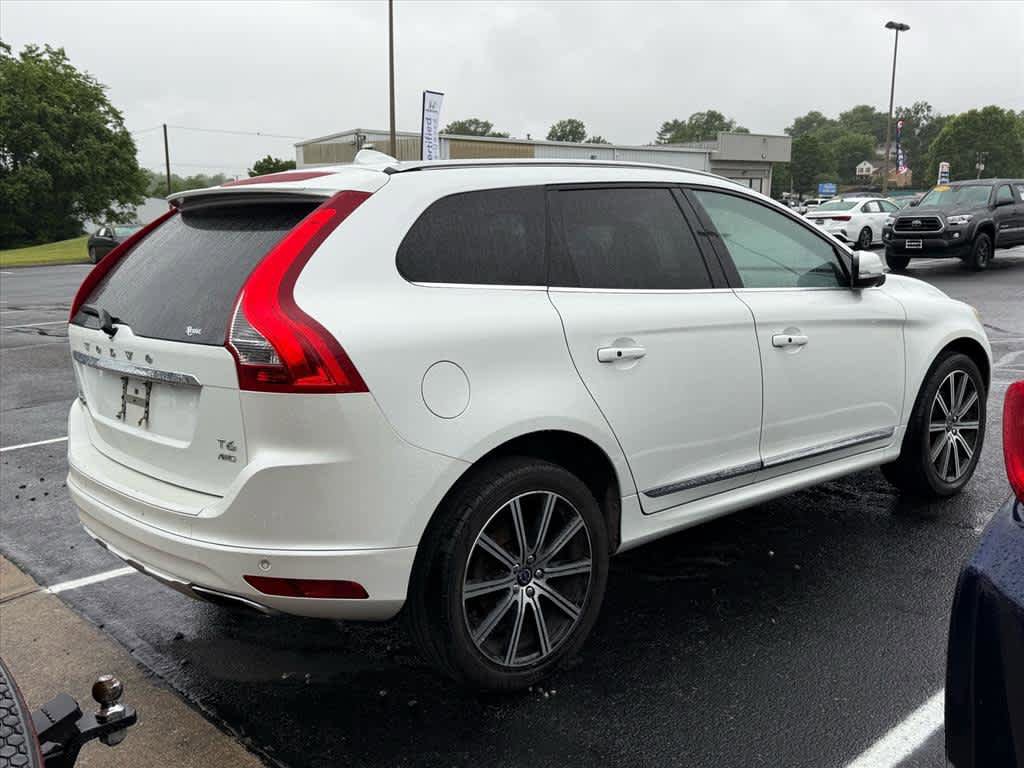 Used 2015 Volvo XC60 T6 w/ Proximity Package AWD/4WD image 10
