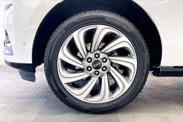 Used 2022 Lincoln Navigator Reserve AWD/4WD image 7