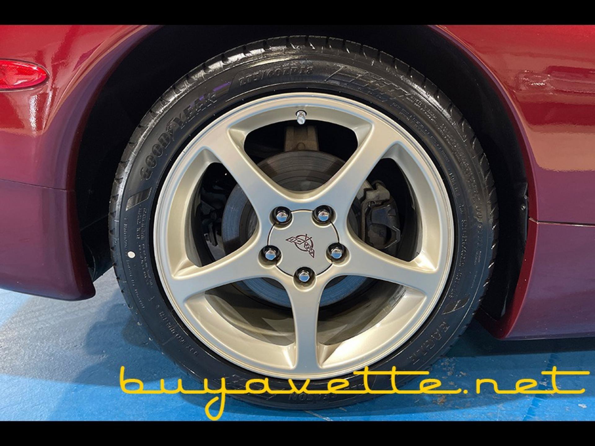 Used 2003 Chevrolet Corvette Coupe w/ Preferred Equipment Group RWD image 13