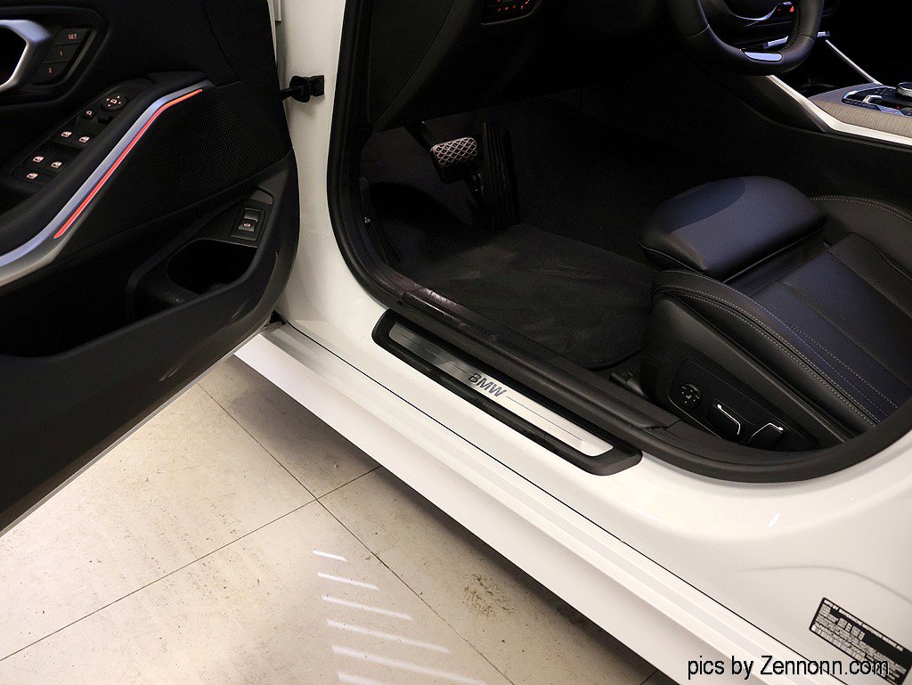 Certified 2025 BMW 330i xDrive Sedan image 27