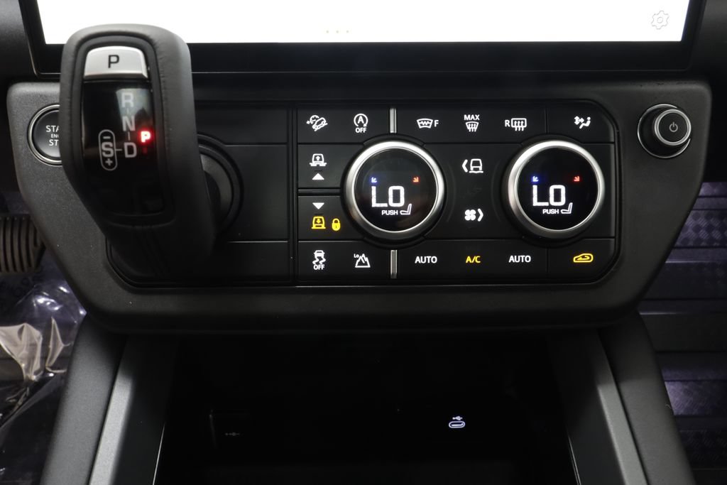Certified 2026 Land Rover Defender 110 X-Dynamic SE AWD/4WD image 13