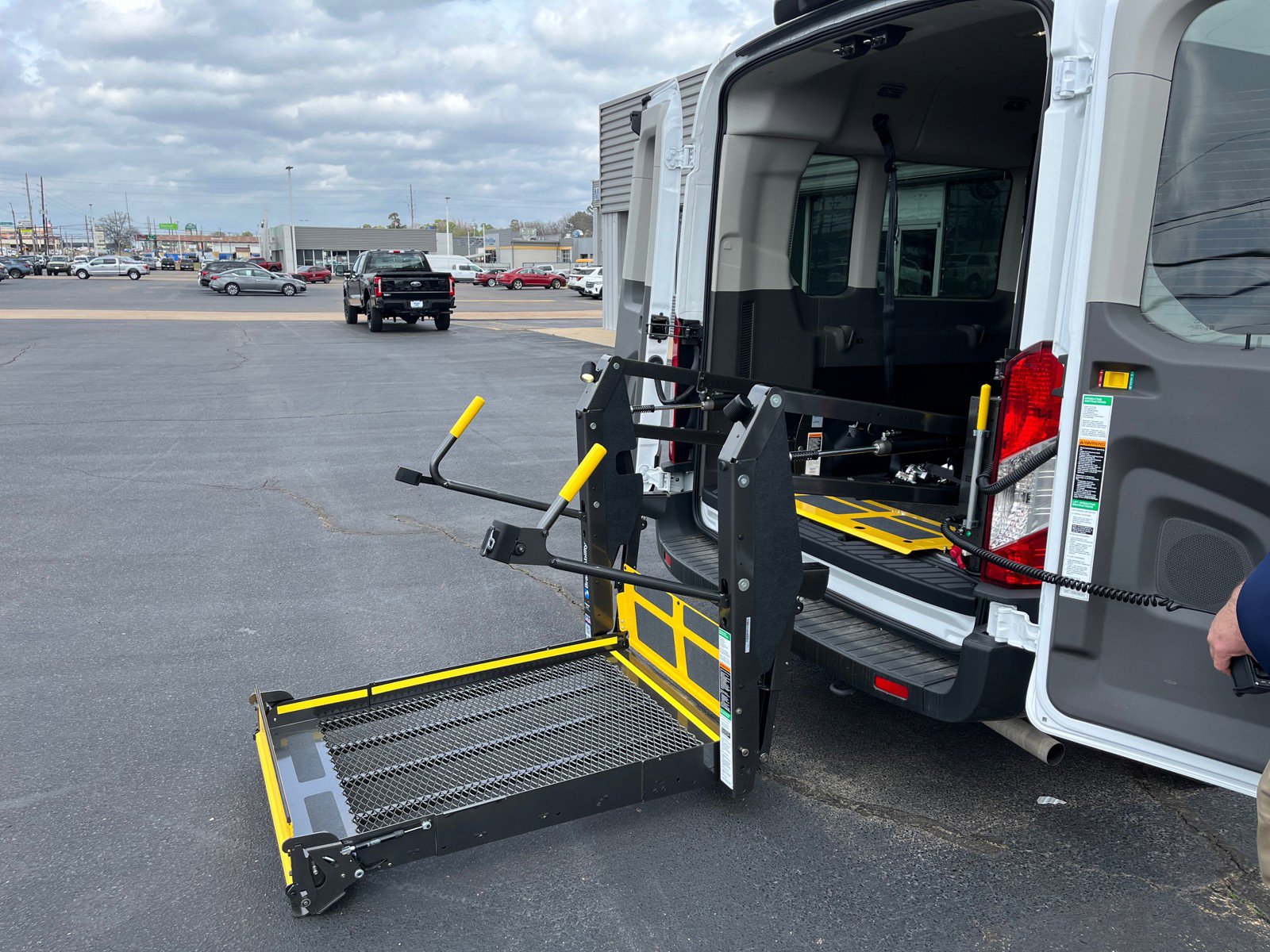 Used 2025 Ford Transit 350 XL image 11