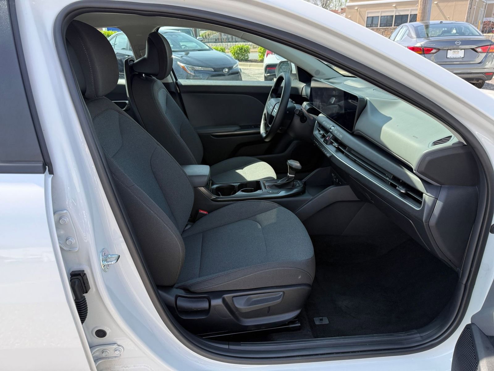 Used 2025 Kia K4 FWD image 36
