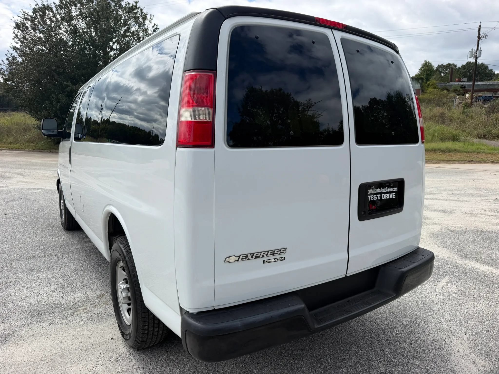 Used 2014 Chevrolet Express 2500 LS RWD image 3