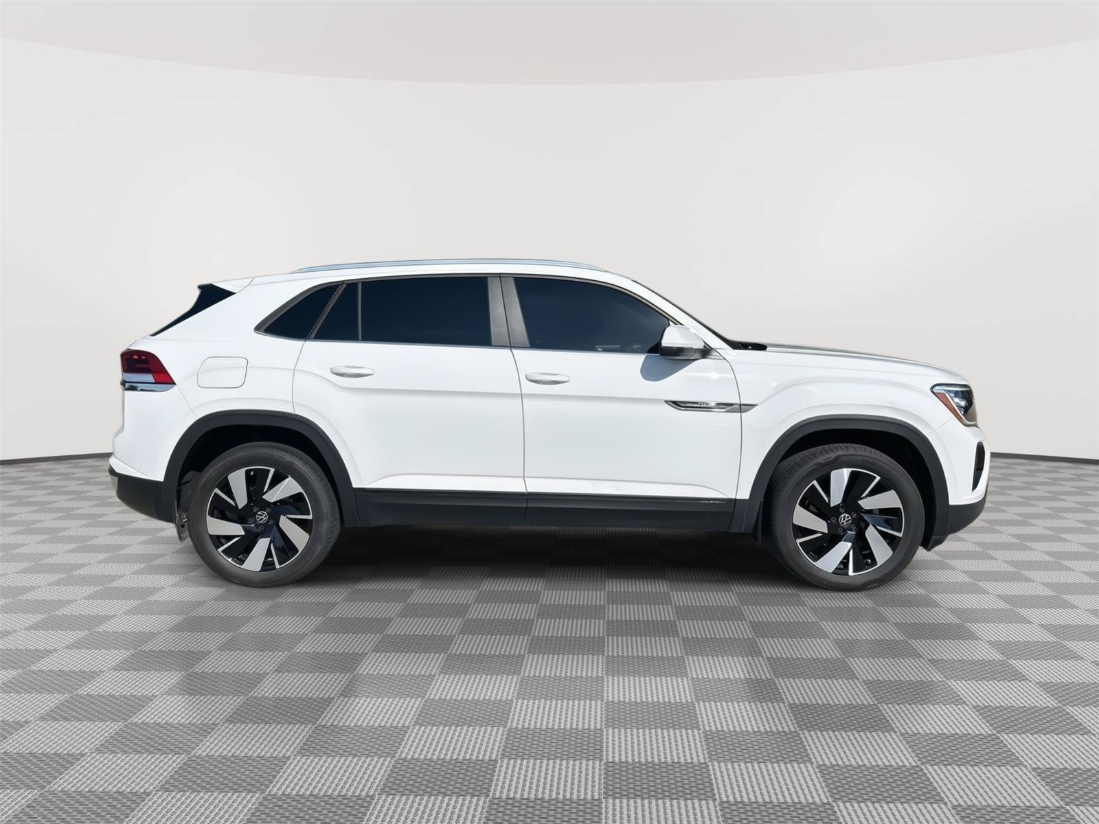 Certified 2025 Volkswagen Atlas Cross Sport SE AWD/4WD image 14