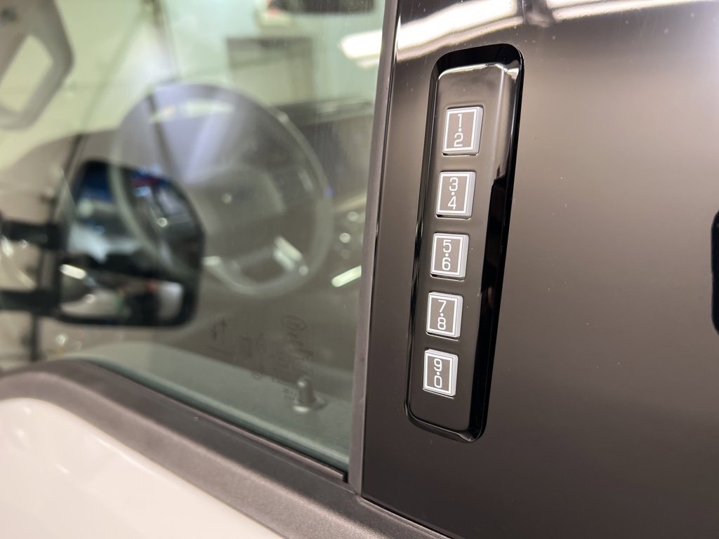 New 2026 Ford F250 Lariat w/ Black Appearance Package image 39