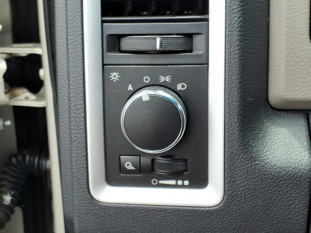 Used 2009 Dodge Ram 1500 Truck SLT RWD image 14