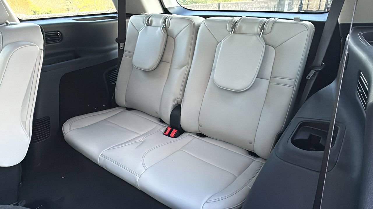 New 2026 Lincoln Aviator AWD image 14