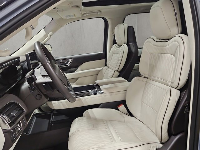Used 2024 Lincoln Navigator Black Label image 10
