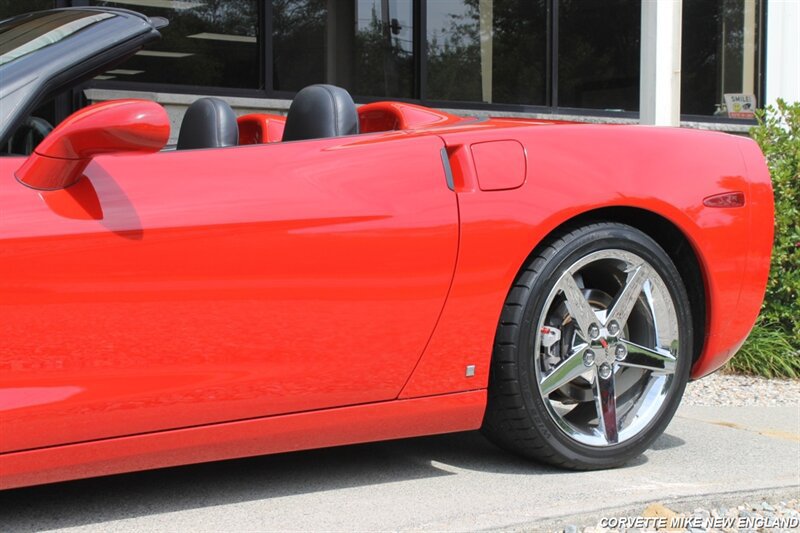 Used 2007 Chevrolet Corvette Convertible w/ Preferred Equipment Group RWD image 10