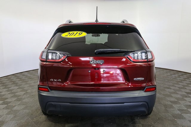 Used 2019 Jeep Cherokee Latitude w/ Cold Weather Group image 9