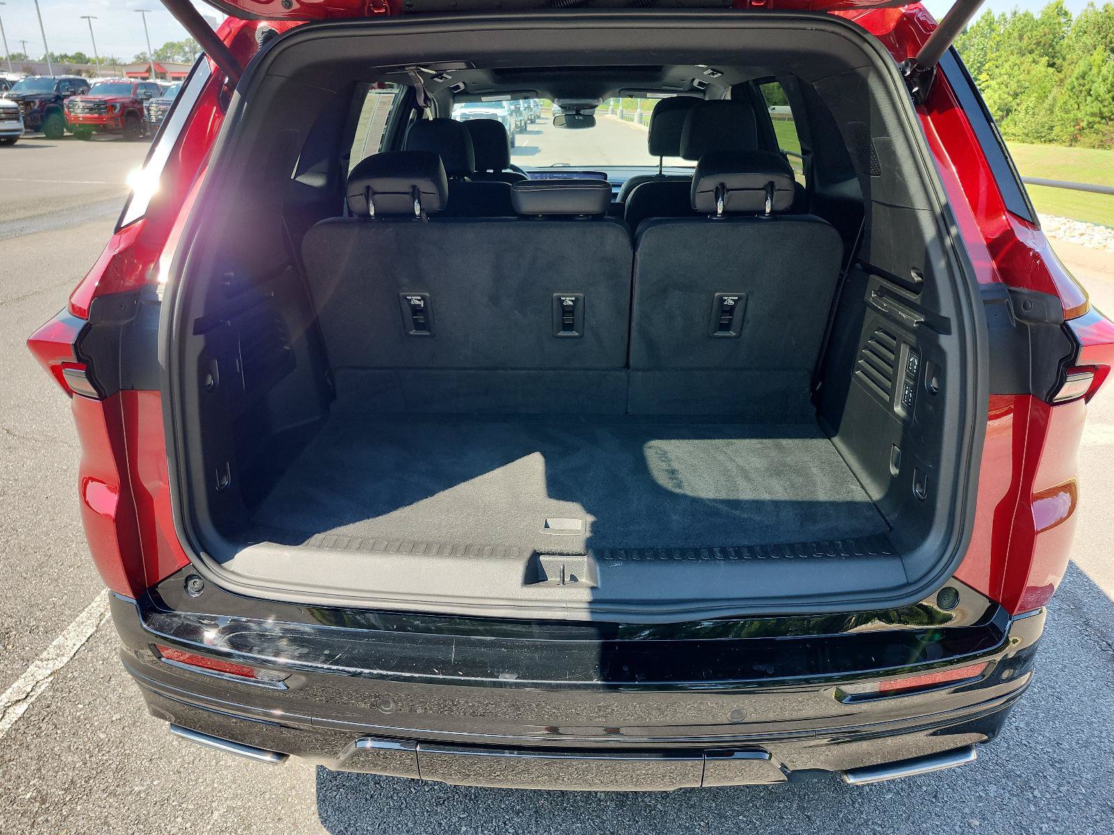 Certified 2025 Buick Enclave Sport Touring w/ Power Package AWD/4WD image 10