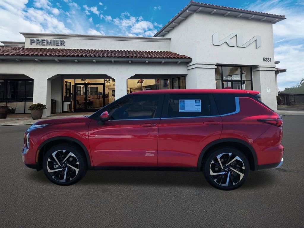 Used 2023 Mitsubishi Outlander SE image 5