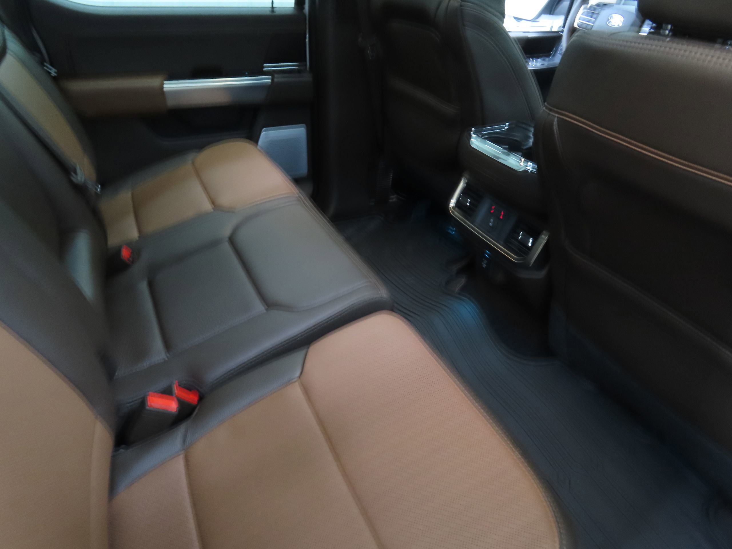 New 2025 Ford F150 King Ranch w/ FX4 Off-Road Package AWD/4WD image 26