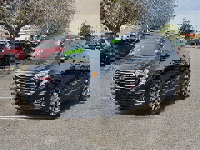 Used 2024 GMC Terrain SLT image 2