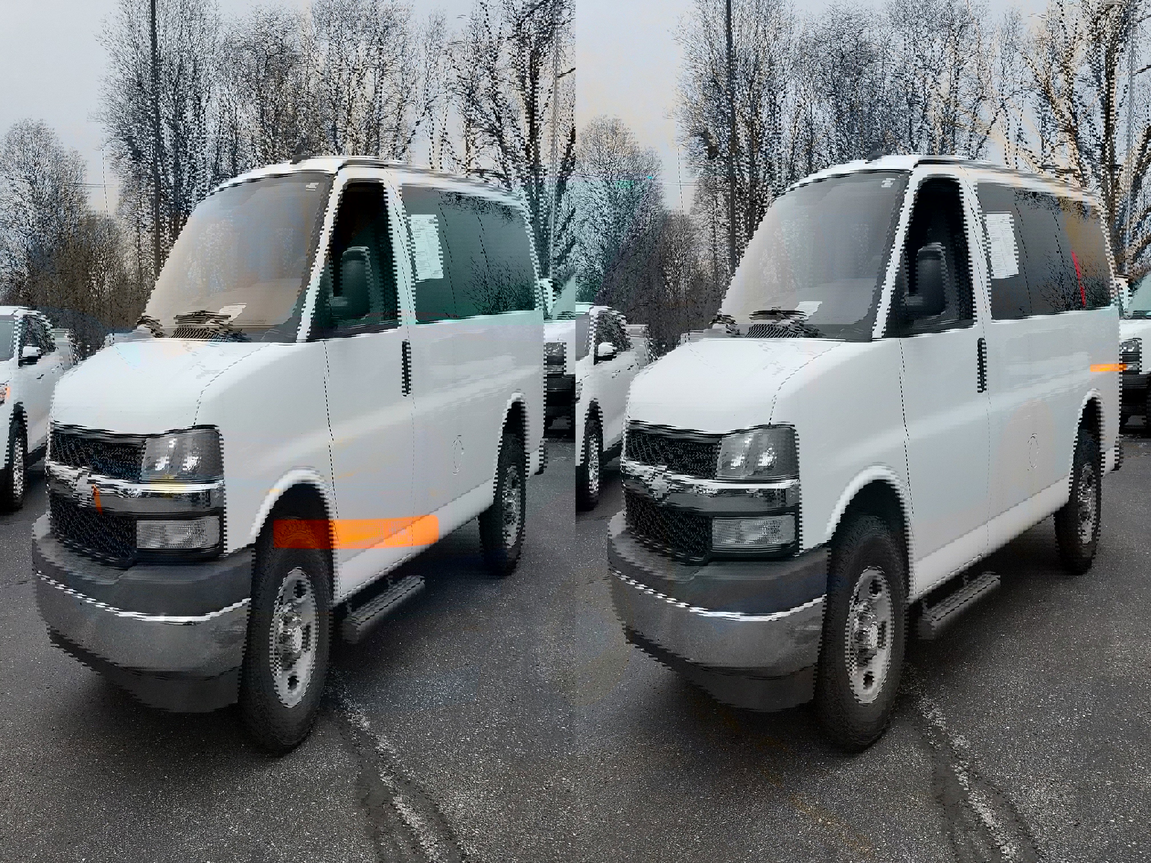 Used 2017 Chevrolet Express 2500 LT w/ LT Preferred Equipment Group image 2