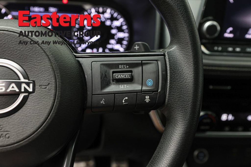 Used 2022 Nissan Rogue SV AWD/4WD image 15