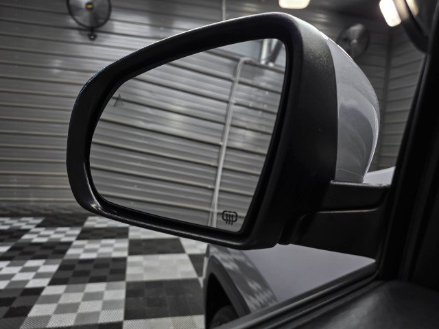 Used 2017 Jeep Cherokee High Altitude FWD image 34