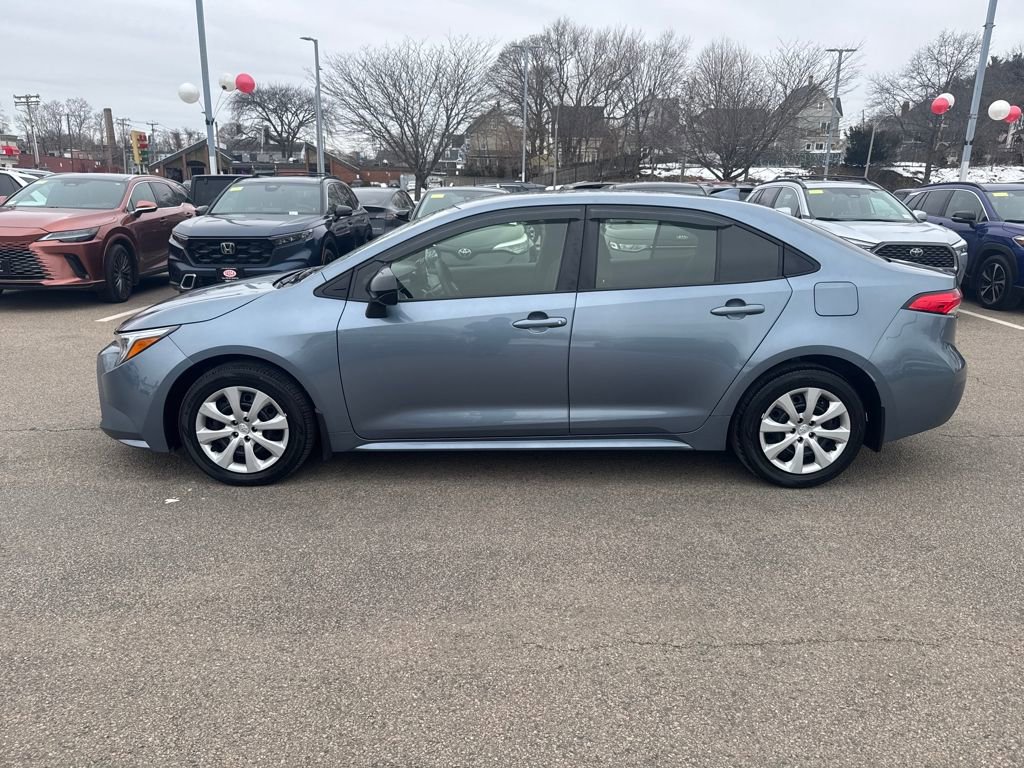 Used 2025 Toyota Corolla LE image 4