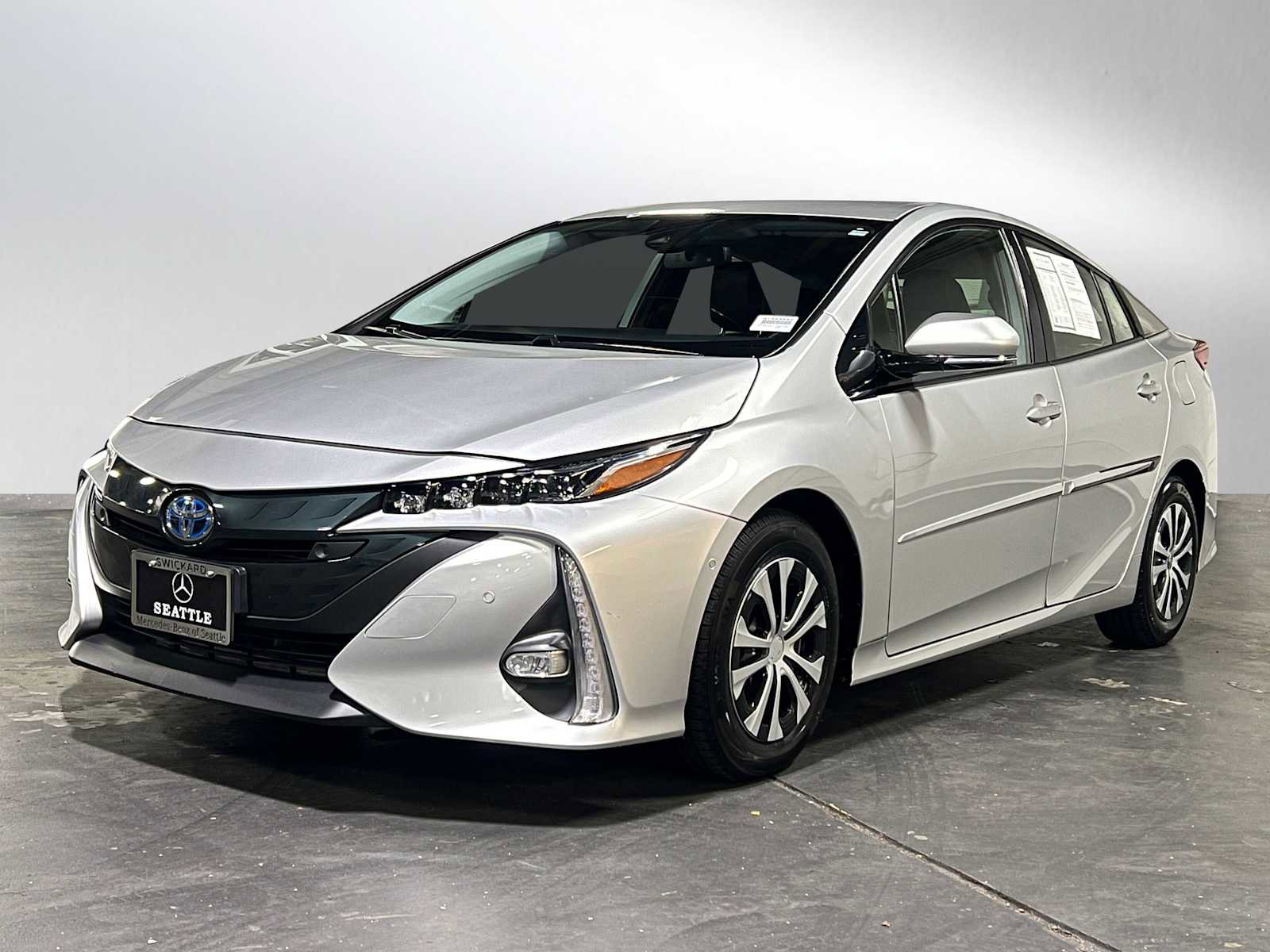Used 2020 Toyota Prius Prime Limited image 7