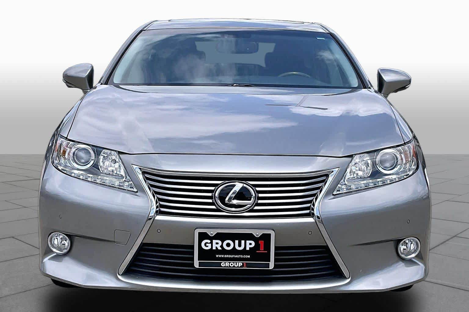 Used 2015 Lexus ES 350 w/ Premium Package FWD image 4