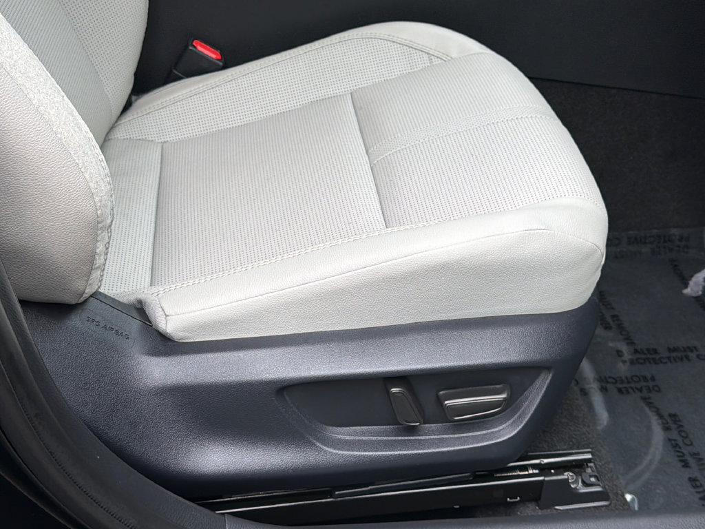 Used 2025 Toyota Camry XLE FWD image 11