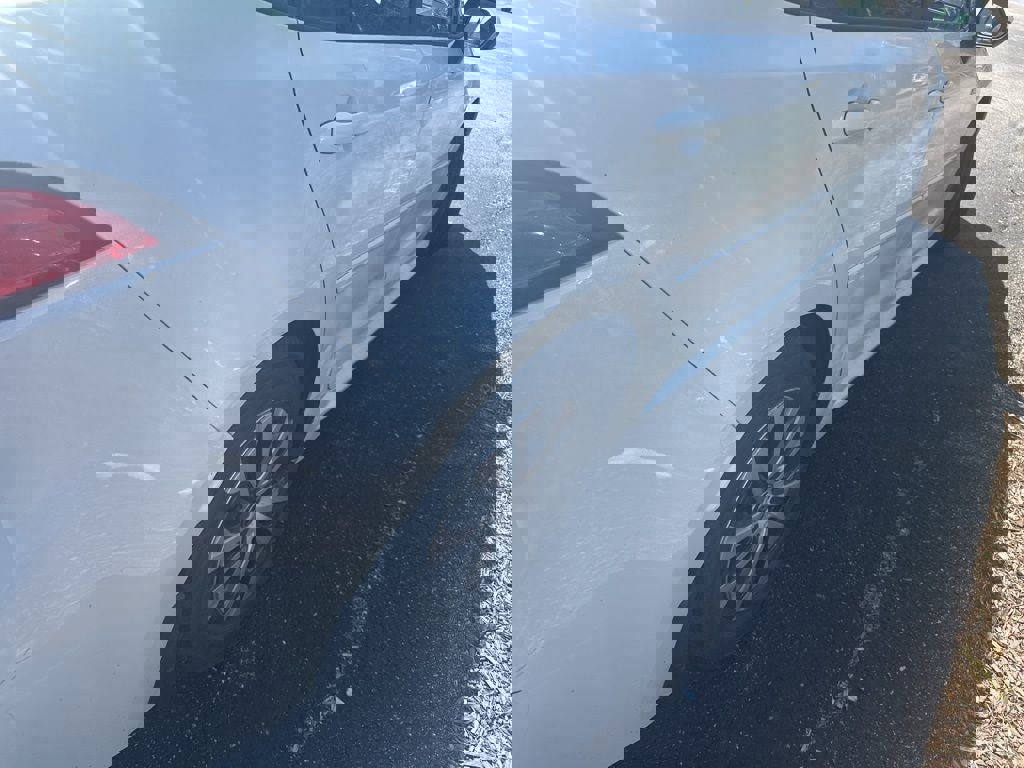 Used 2021 Toyota Corolla LE image 7