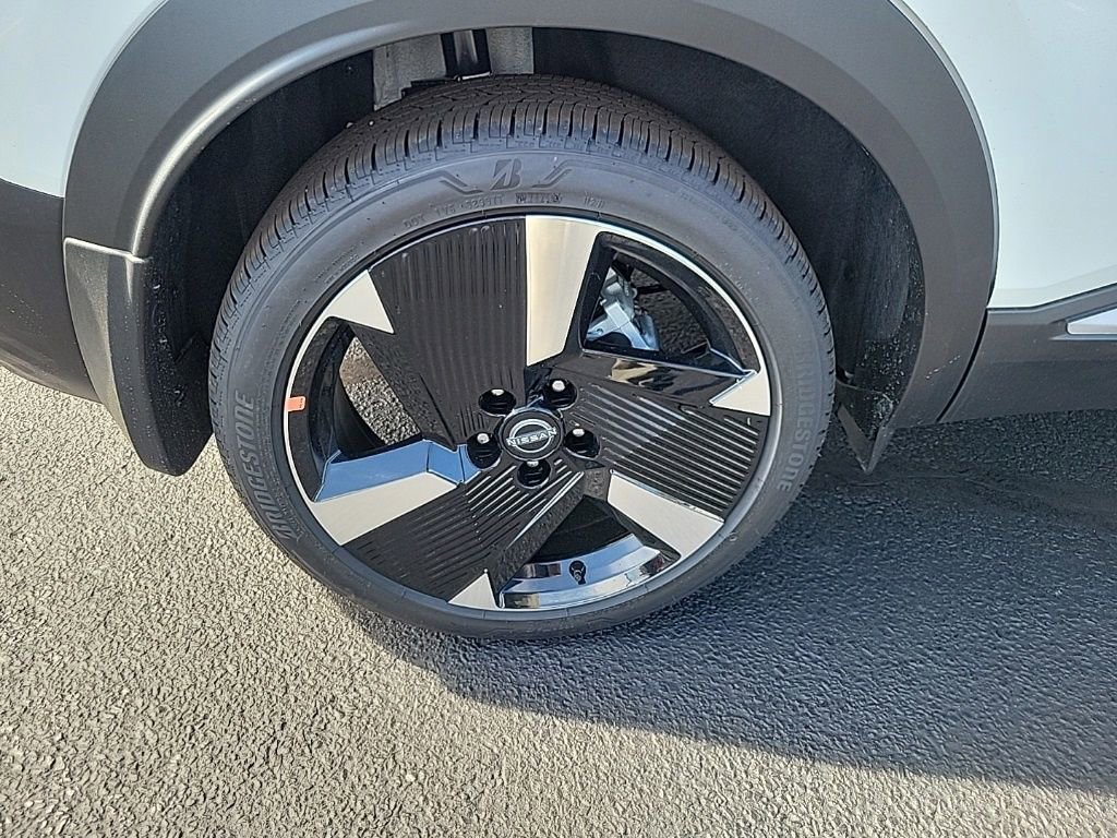 Used 2025 Nissan Kicks SR w/ SR Premium Package image 21