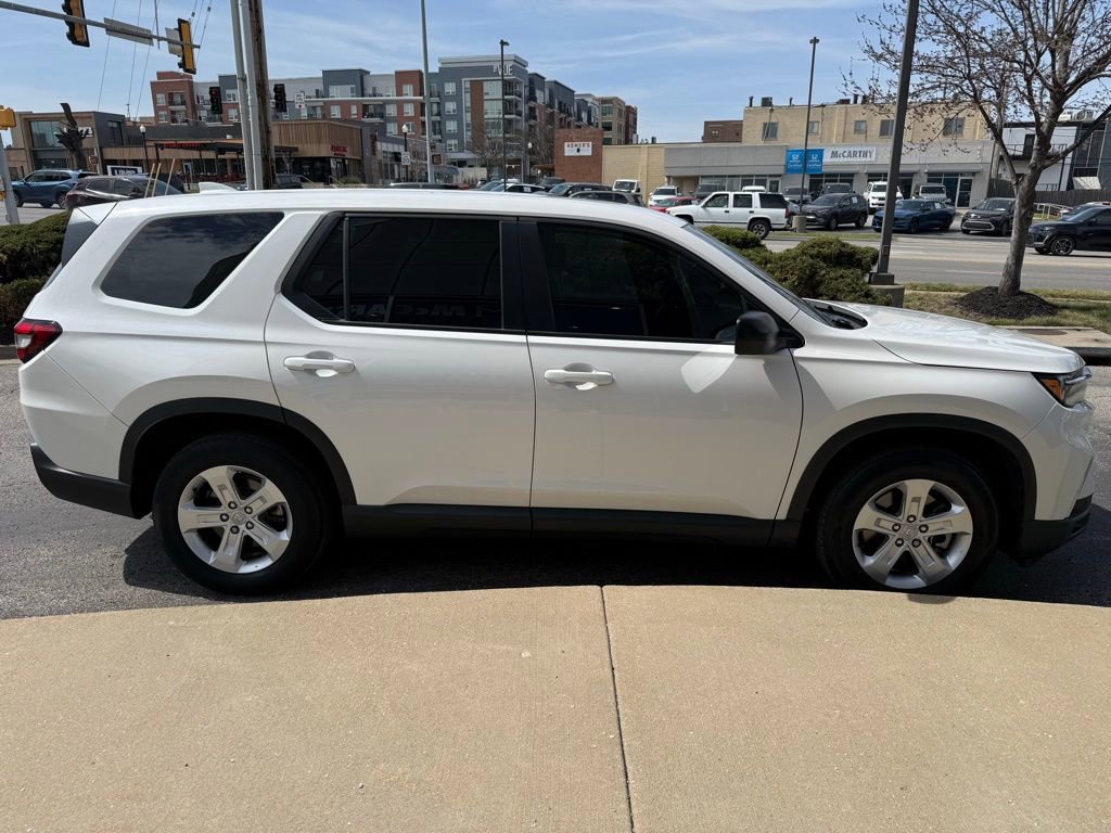 Used 2023 Honda Pilot LX image 4