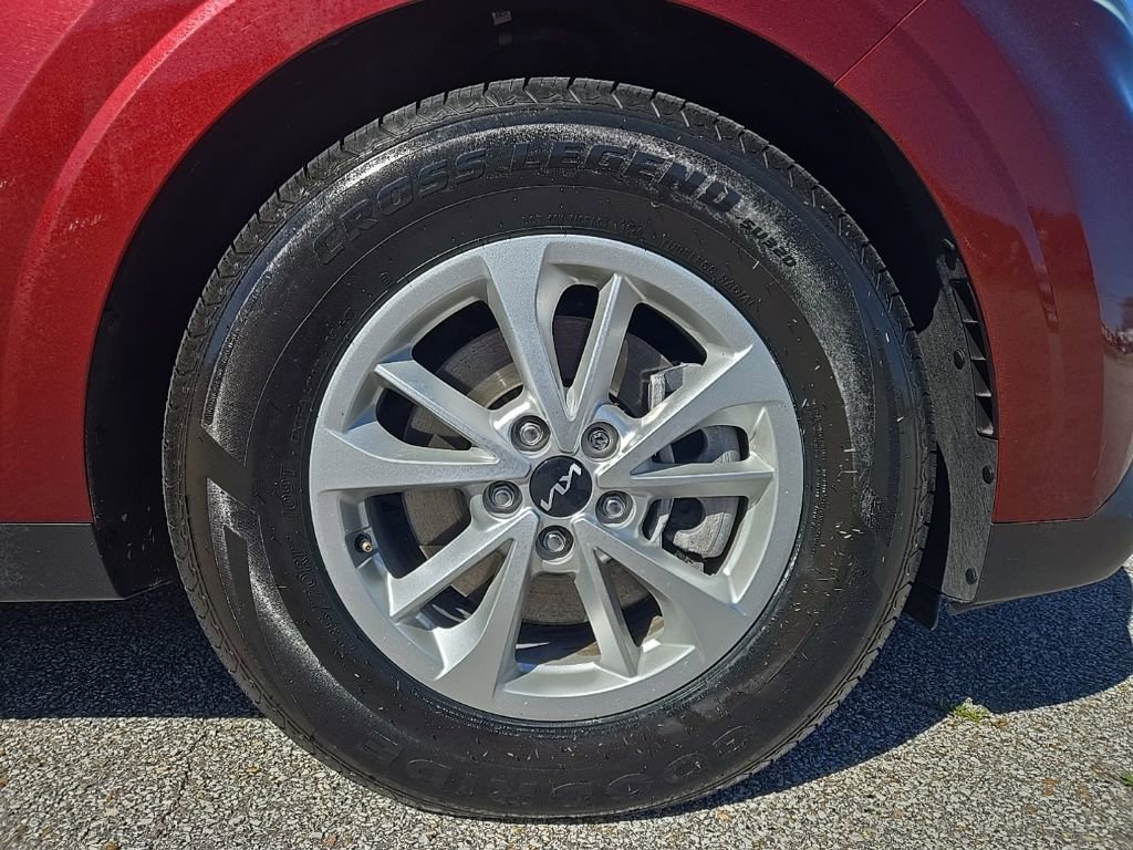 Used 2024 Kia Carnival LX image 27