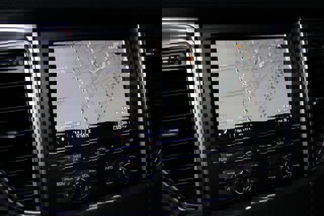 Used 2015 Porsche Macan S w/ Premium Package Plus image 17