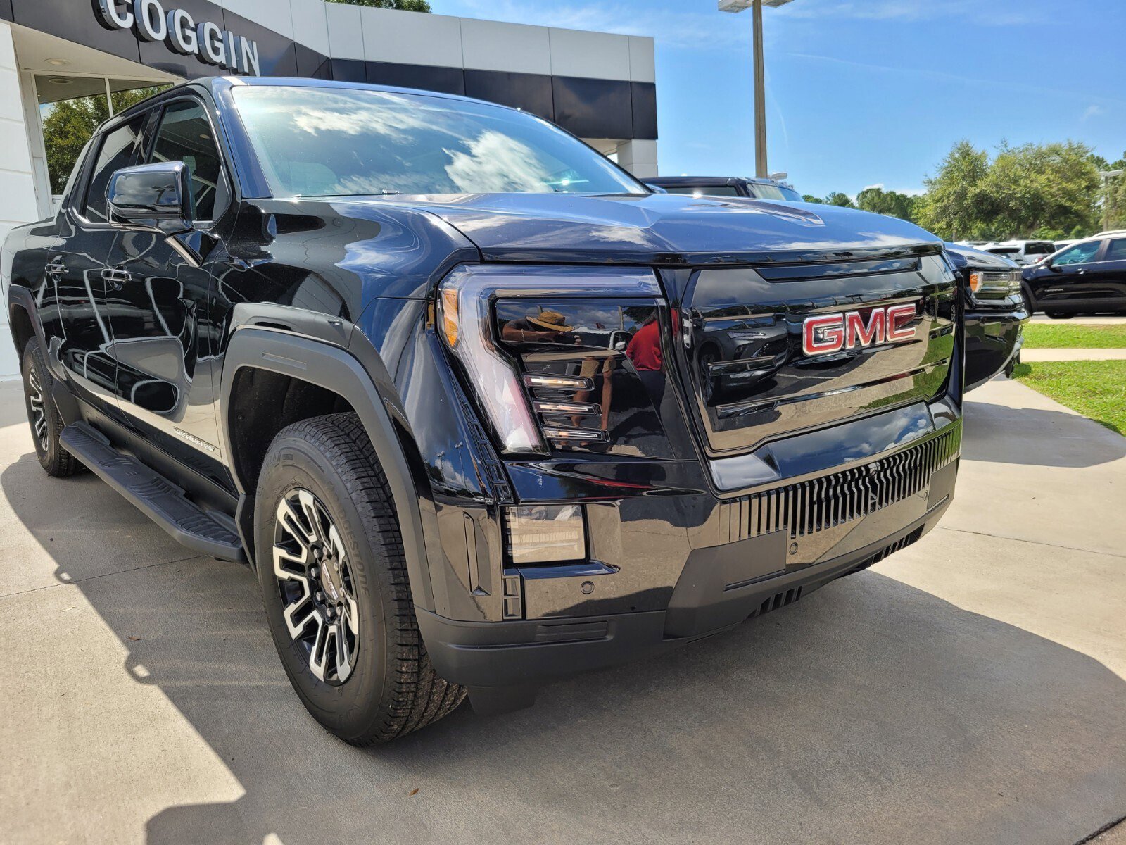 New 2026 GMC Sierra EV Elevation image 2