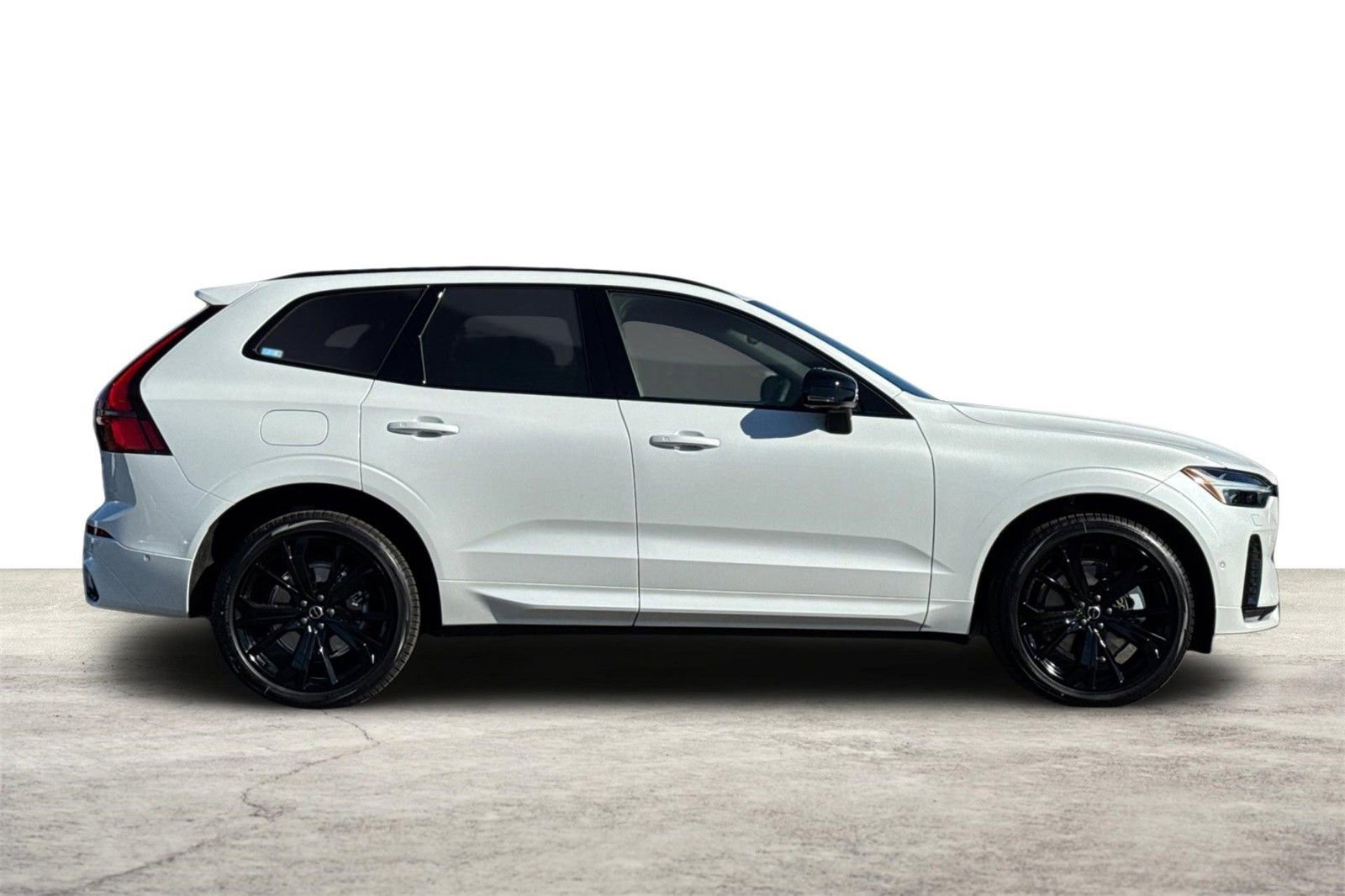 New 2026 Volvo XC60 B5 Ultra w/ Protection Package Premier AWD/4WD image 8