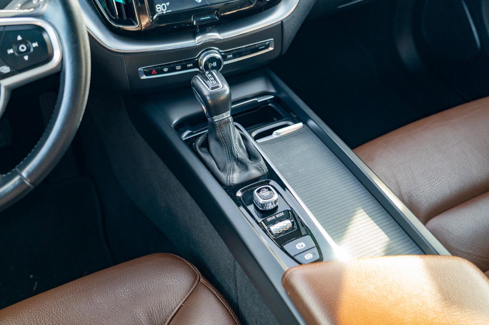 Used 2018 Volvo XC60 T5 Momentum w/ Convenience Package AWD/4WD image 26