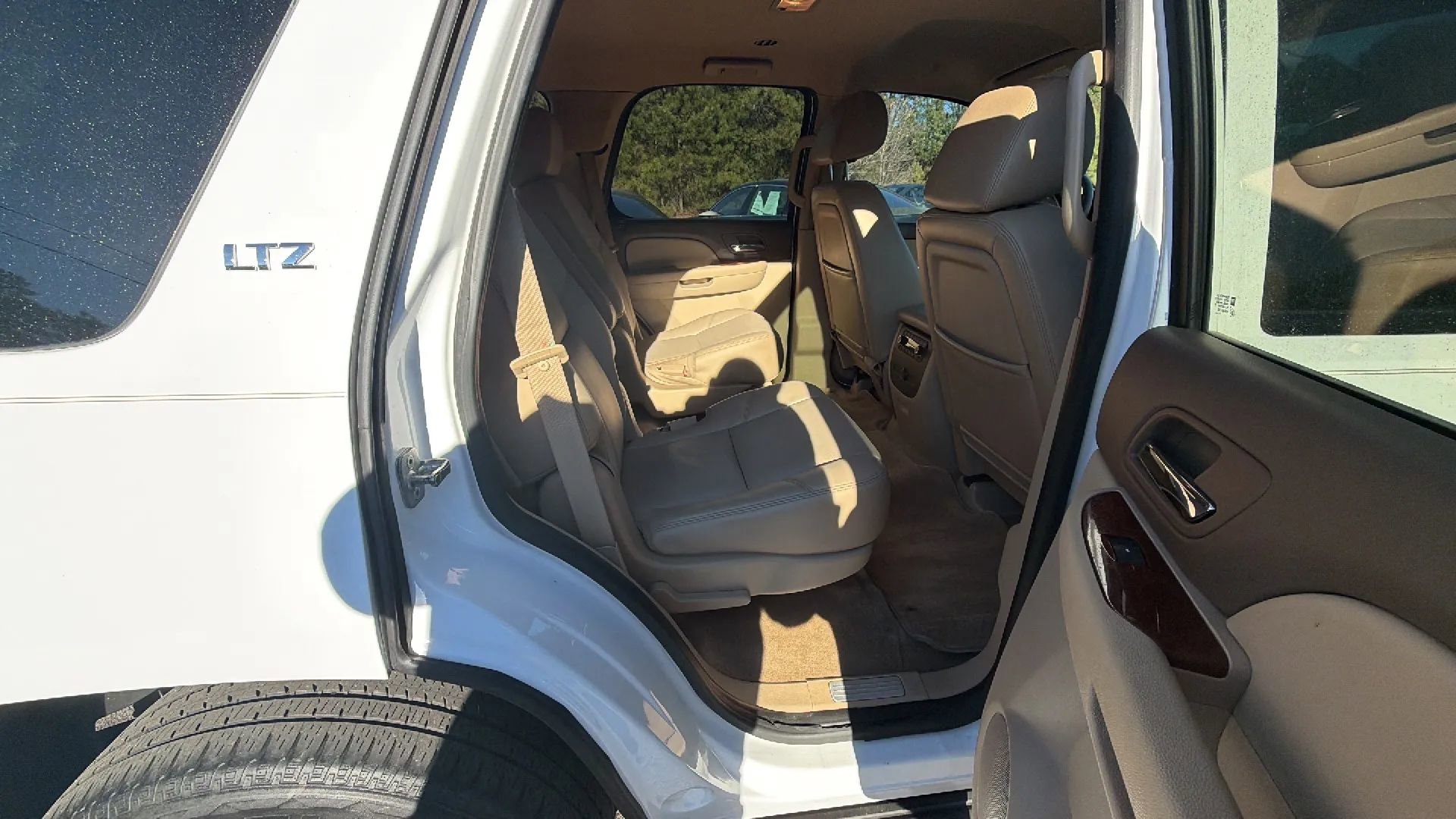 Used 2012 Chevrolet Tahoe LTZ image 19