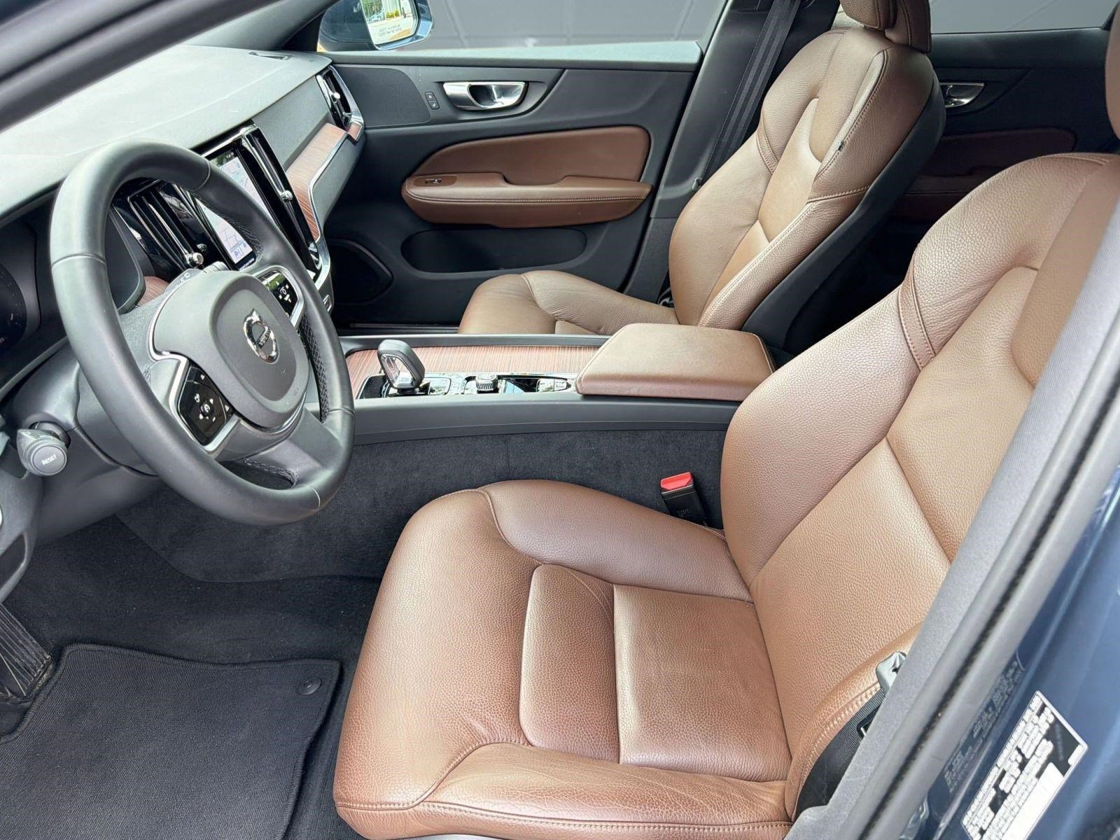 Certified 2025 Volvo V60 B5 Cross Country Plus AWD/4WD image 5