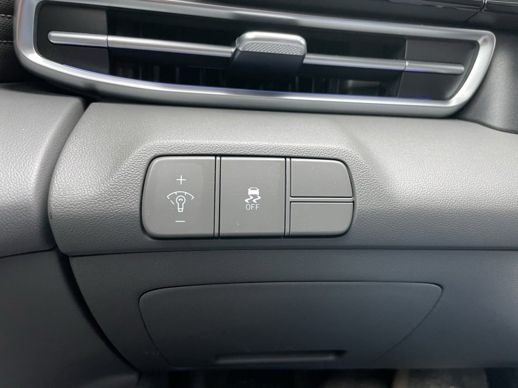 Used 2025 Hyundai Elantra SEL image 46