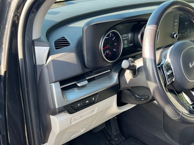 Certified 2024 Kia Carnival LX image 11