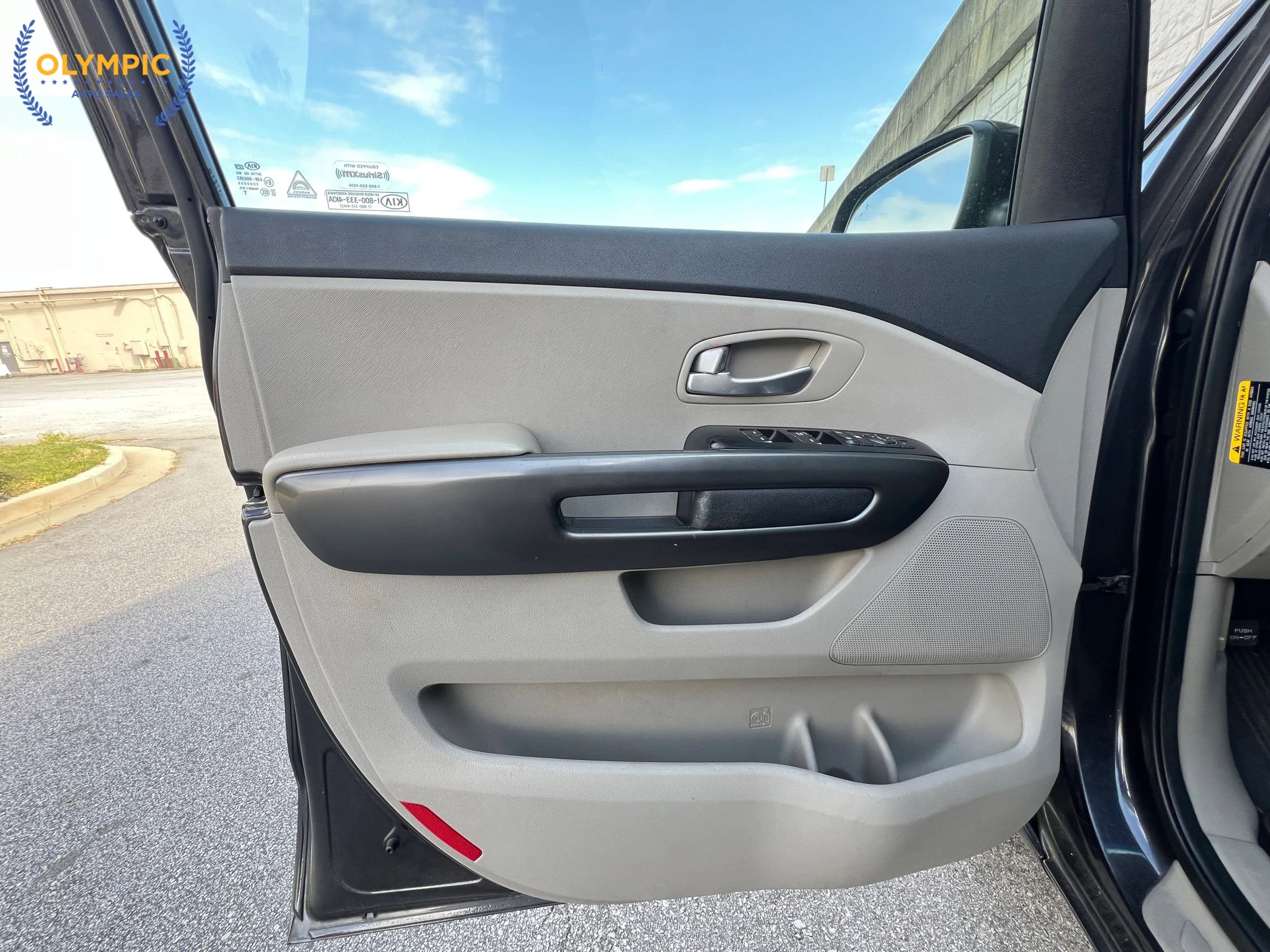 Used 2021 Kia Sedona EX image 47