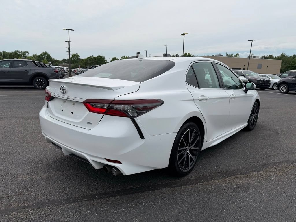 Used 2024 Toyota Camry SE FWD image 5