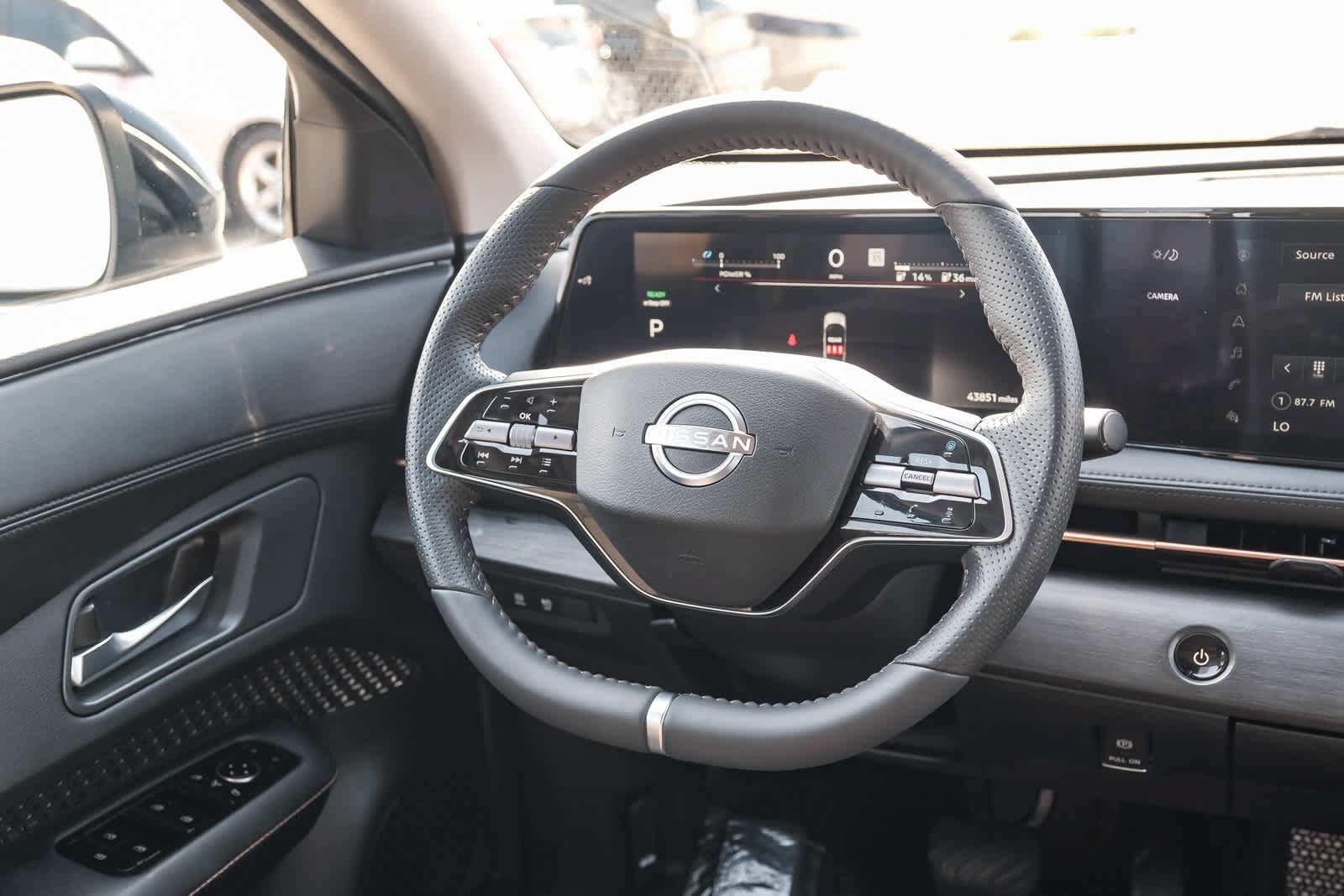 Used 2023 Nissan Ariya FWD image 17